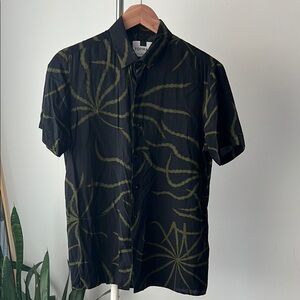 Topman Black and Green Casual Button Down Shirt with Botanical Design XS
